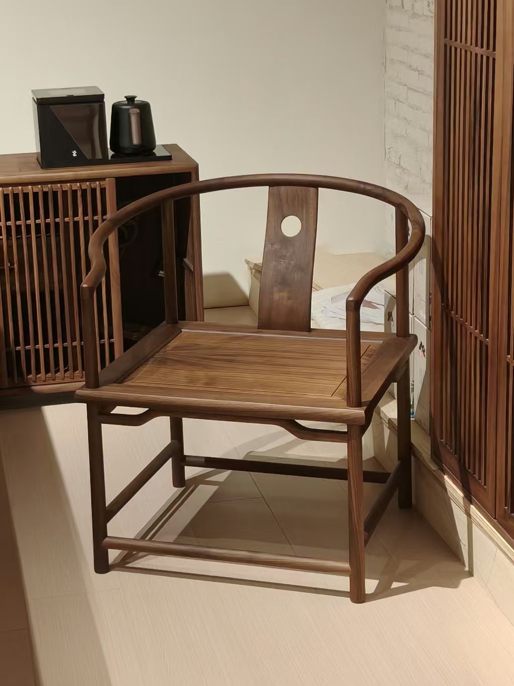 Luxury dining chair with metal frame